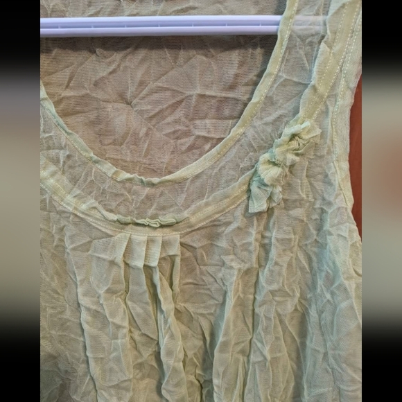 Women's Mint Green Crushed Sleeveless Top - Picture 2 of 3